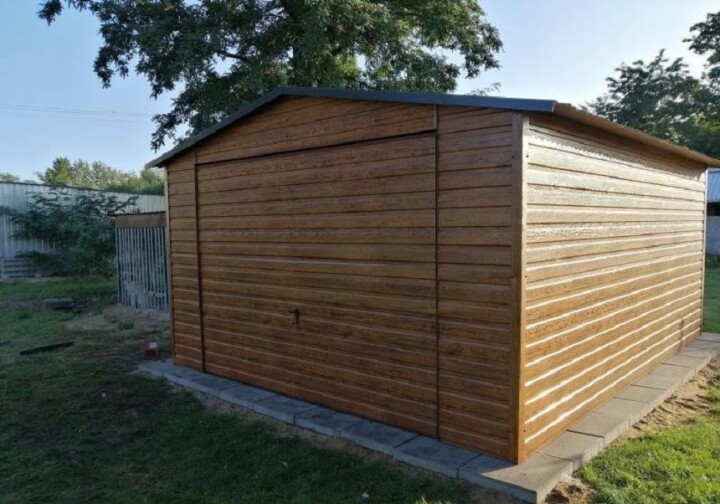 Plechová garáž 4x5m s dreveným vzorom