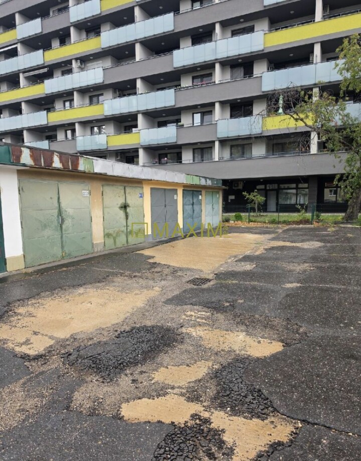 Predaj murované garáže na Exnárovej ulici