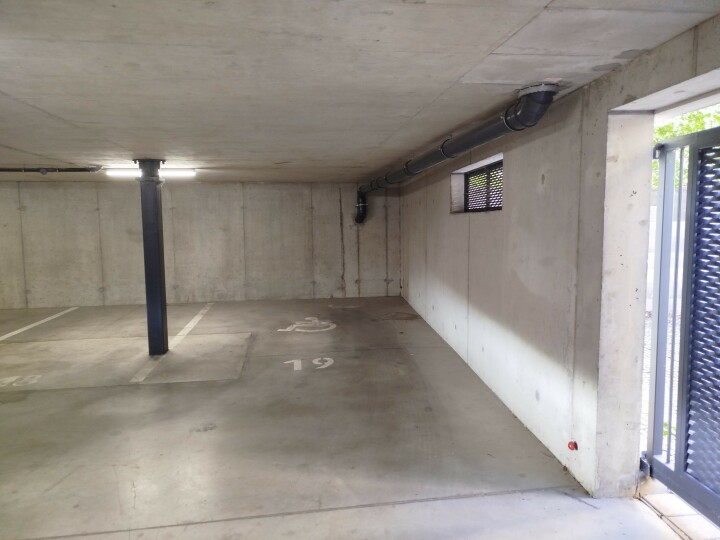 Extra Široké parkovacie miesto - Košice Centrum