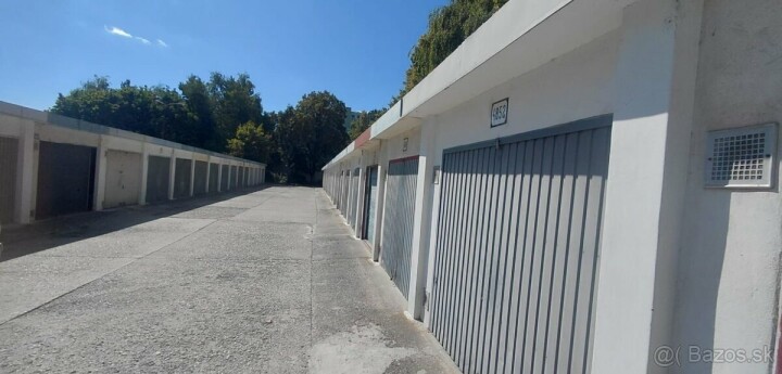 Garáž na Veternej ulici v Trnave s elektrinou a jamou