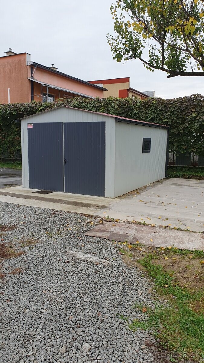 Predaj plechovej garáže 5,5x3,5 m s krídlovou bránou