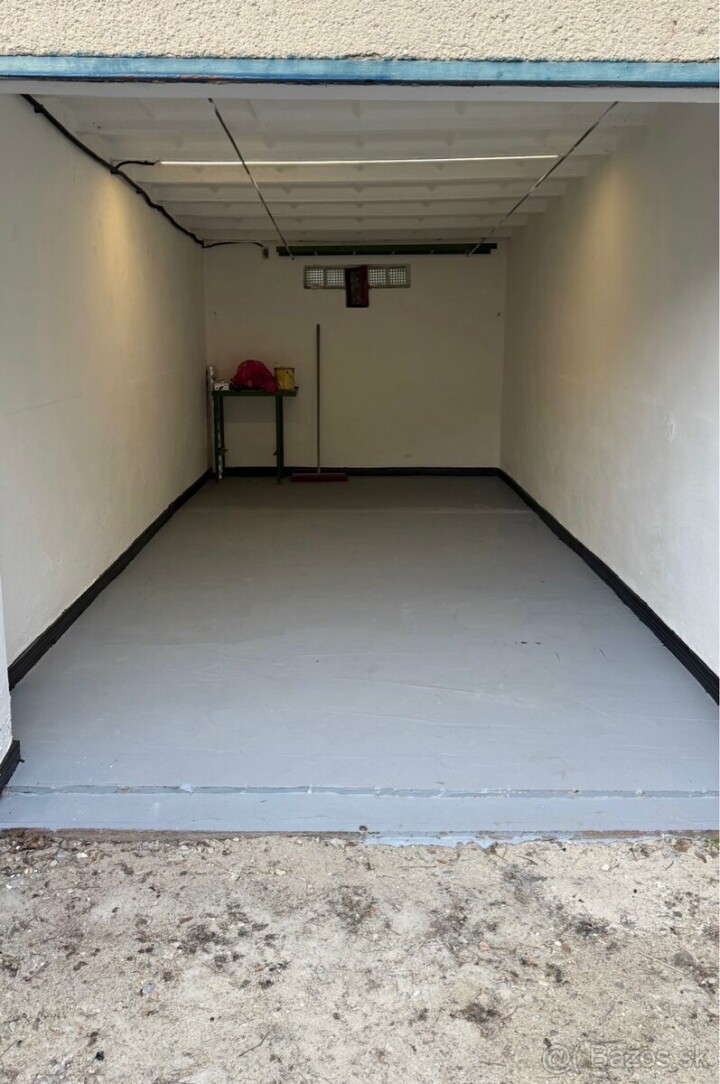 Na predaj garáž s pozemkom v Čiernych Hájoch