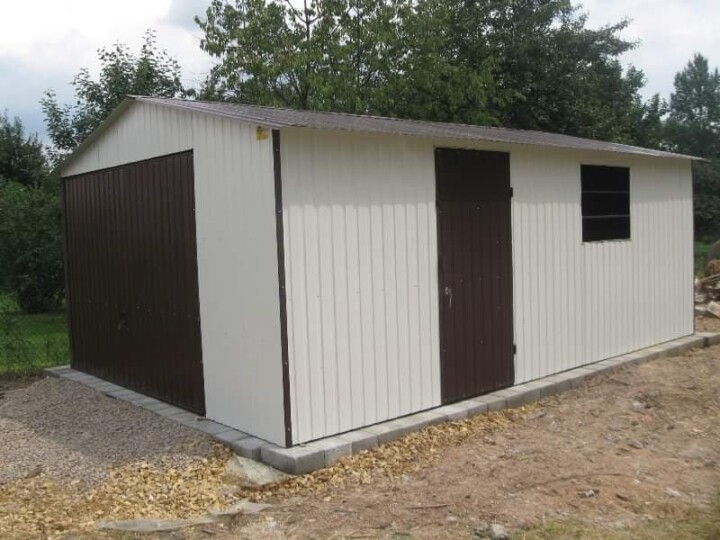 Plechová garáž 4 x 6 m s rôznymi možnosťami prispôsobenia