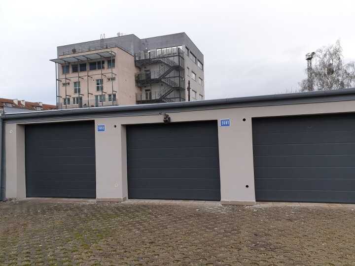 Prenájom zrekonštruovanej garáže 20 m2 pri Auparku