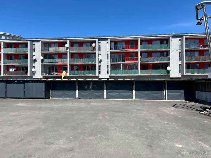 Prenájom betónovej garáže v centre mesta s elektrinou