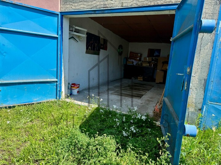 Na predaj: murovaná garáž s montážnou jamou v Prievidzi