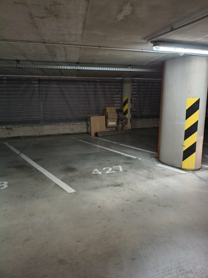 Prenájom garážového státia v Bratislave na Bajkalskej ulici
