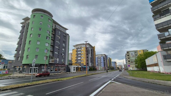 Samostatná uzamykateľná garáž na prenájom v Bratislave - Biskupice