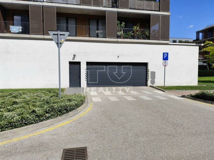 Predaj garážového státia v projekte Slnečnice na Žltej ulici