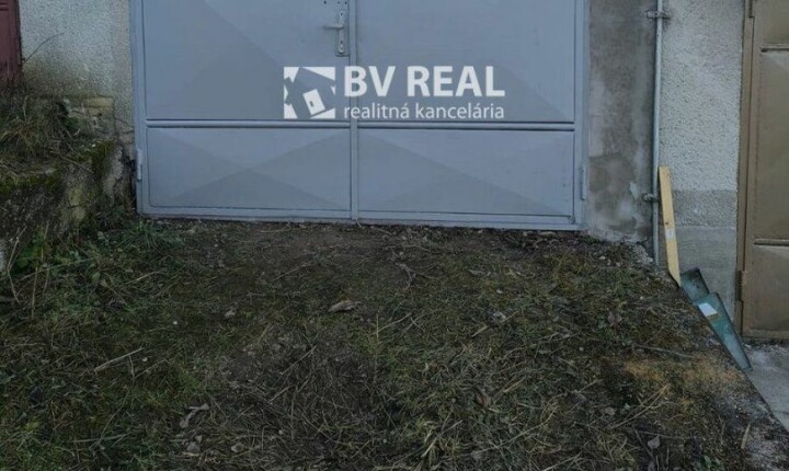 Predaj murovaná garáž 21 m2 Handlová