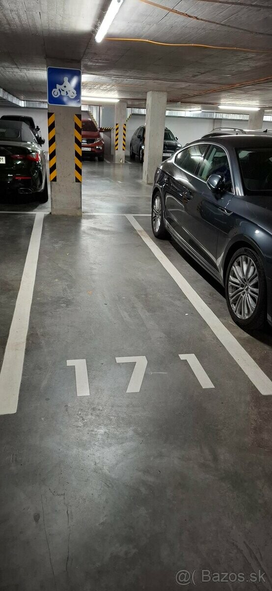 Prenájom vnútorného garážového státia pre motorku v Petržalke