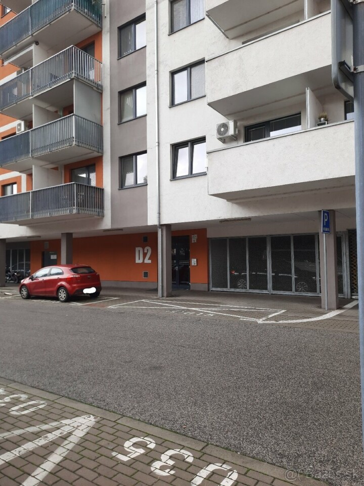 Prenájom vonkajšieho parkovacieho miesta na Jégého 14