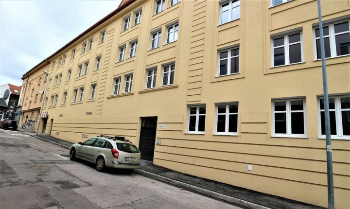 Dlhodobý prenájom garážového parkovacieho miesta na Beskydskej ulici v Bratislave