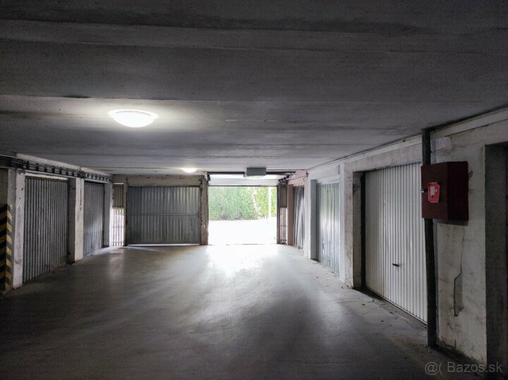 Prenájom priestrannej garáže v garážovom dome