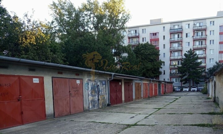 Predaj garáže s pozemkom na Haburskej ulici v Ružinove