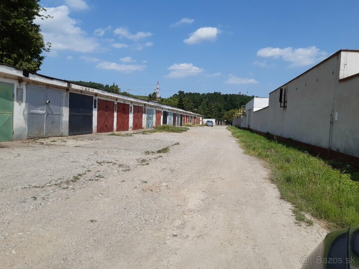 Predaj garáže v Šaci s elektrinou a montážnou jamou