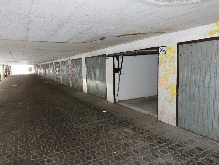 Predaj garáže v uzavretom areáli v centre Lučenca