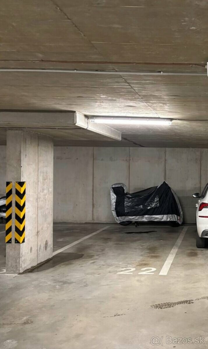 Na predaj garážové státie v novostavbe na Sliacskej ulici