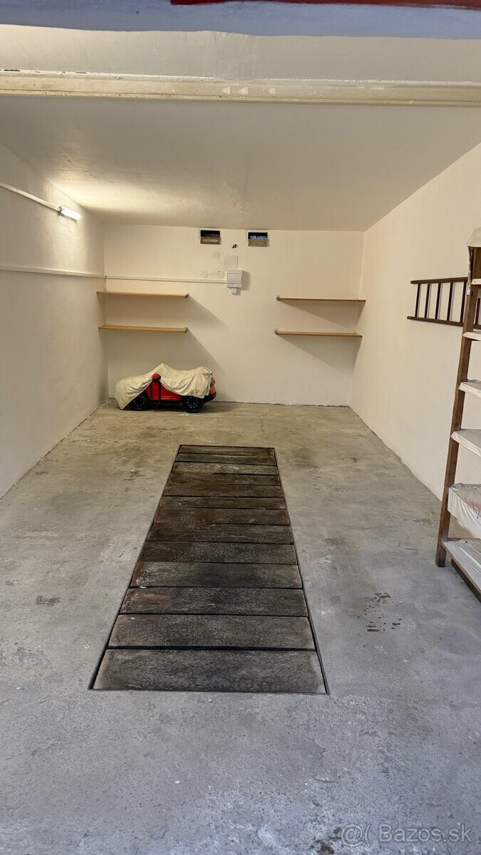 Dlhodobý prenájom garáže v centre Partizánskeho