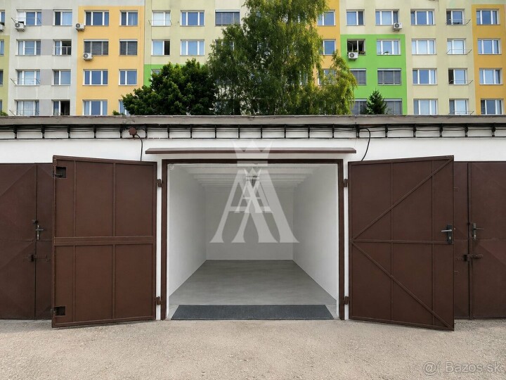 NA PREDAJ MUROVANÁ GARÁŽ, MARKUŠOVA UL., KOŠICE-ZÁPAD, TERASA