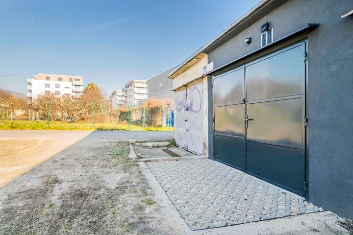 Garáž 18m2 s pozemkom | Skalická cesta - Nové Mesto