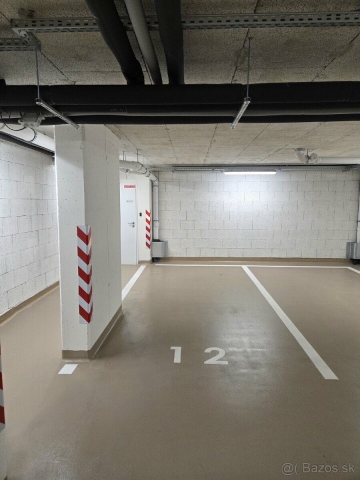 Prenájom širšieho garážového státia na ulici Jána Langoša