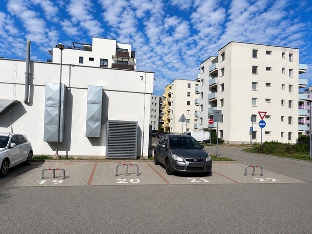 Vonkajšie parkovacie miesto na predaj v Čermáni