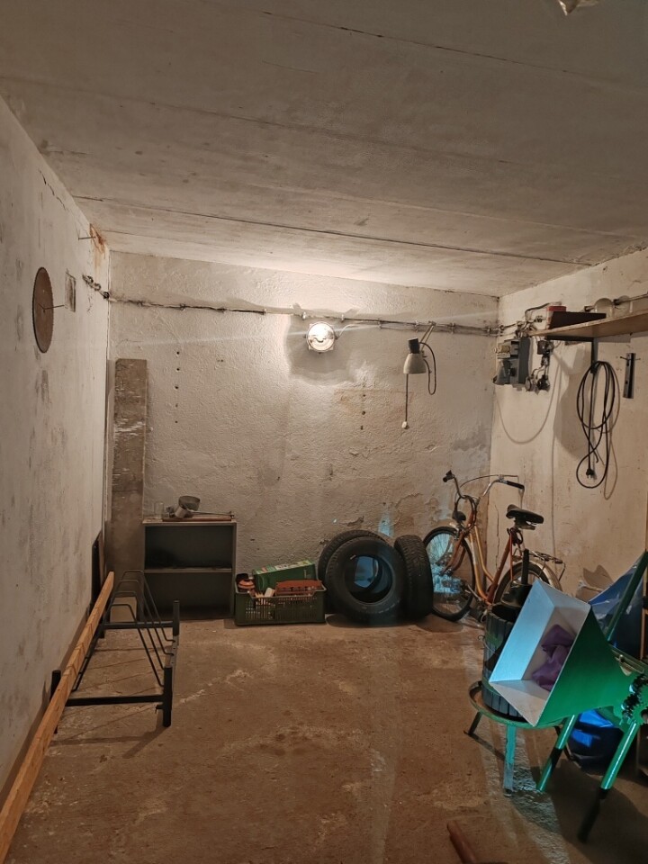 Na predaj murovaná garáž v Brezovej pod Bradlom