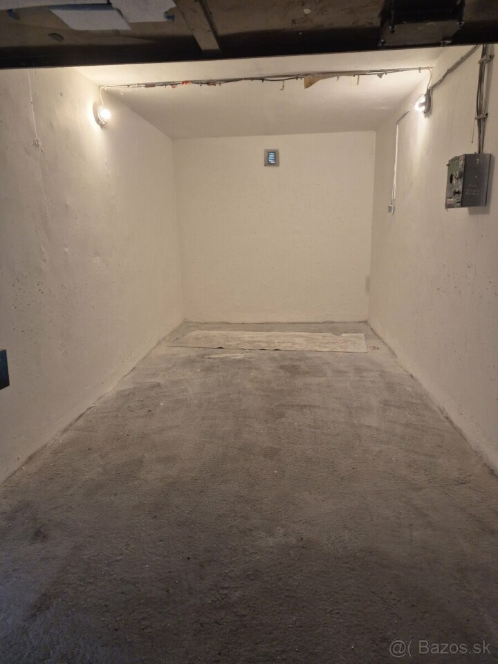 Garáž na prenájom v Šípku