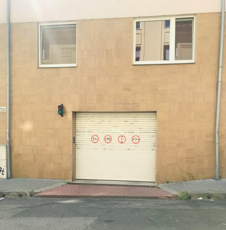 Na predaj parkovacie miesto v garážovom dome na Beskydskej 17