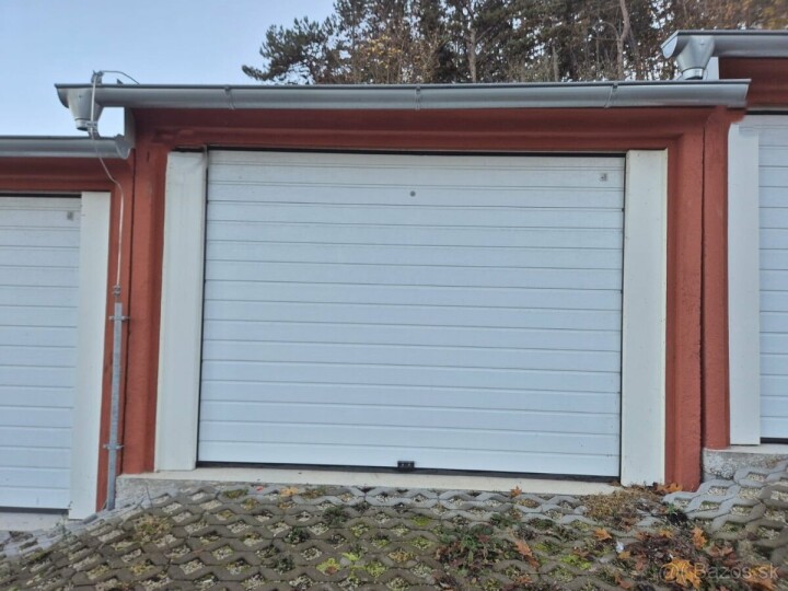 Prenájom garáže s elektrinou, 18 m2, Partizánske, Šípok