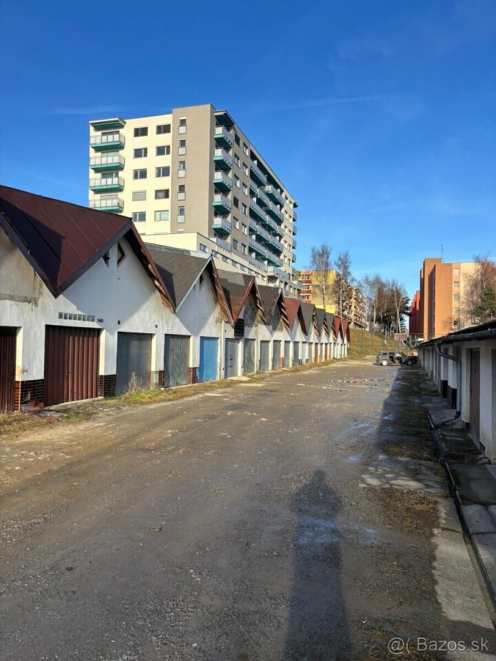 Na predaj zateplená garáž v Námestove na Brehoch