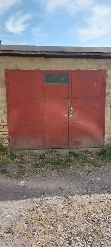 Predaj garáže s montážnou jamou na Rozňavskej ulici