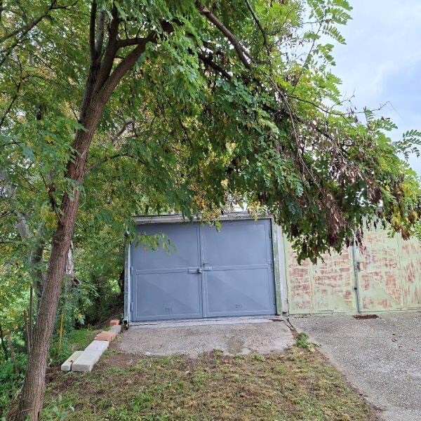 Na predaj garáž v Pezinku na Malokarpatskej ulici