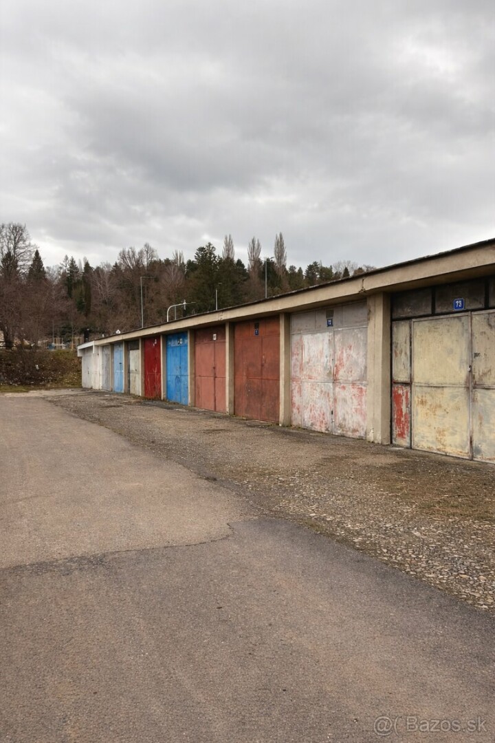 Murovaná garáž na predaj v Trenčíne, ulica Bezručová