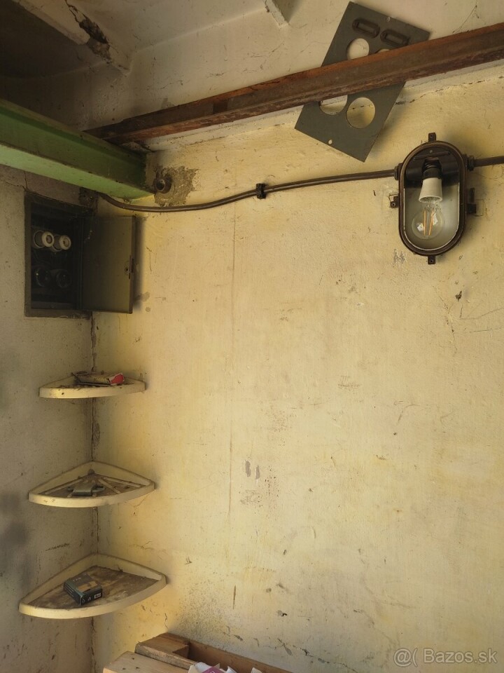 Predaj garáže s elektrinou na Kollarovej ulici v Trnave