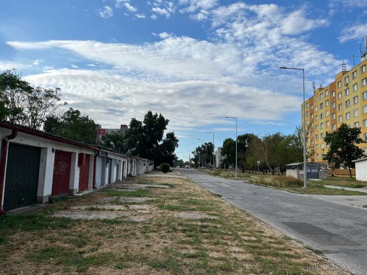 Garáž na prenájom pri Vážskom moste s elektrinou