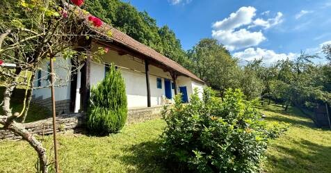 Murovaná garáž na predaj v uzavretom areáli na Sadovej ulici, Senica