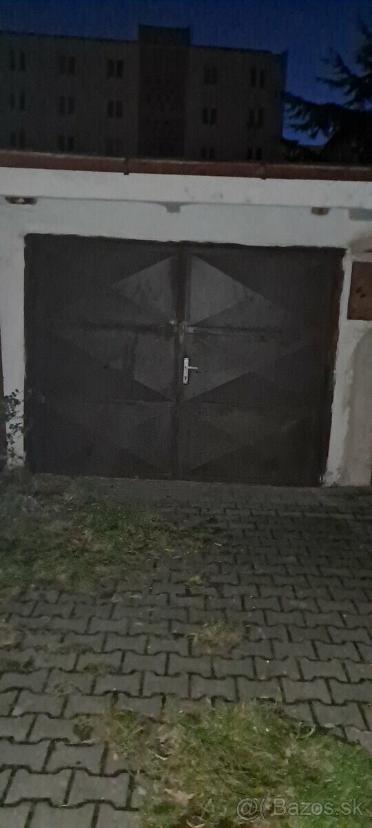 Prenájom garáže s elektrinou a vodou na Varšavskej ulici v BA