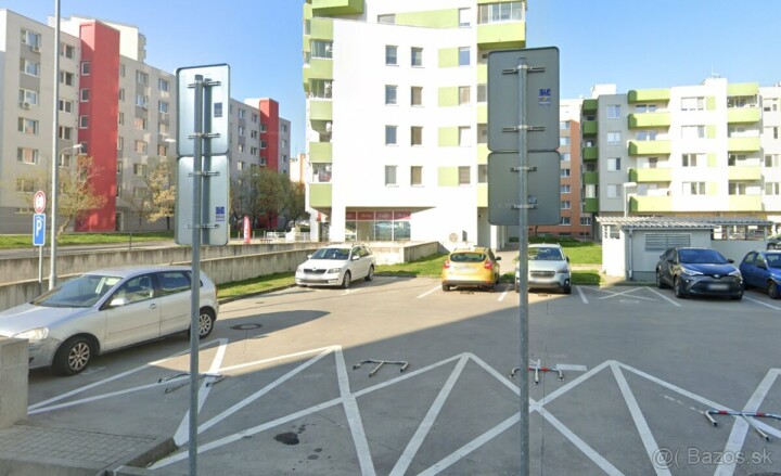 Predaj vonkajšieho parkovacieho miesta v Rači na ul. Rustaveliho