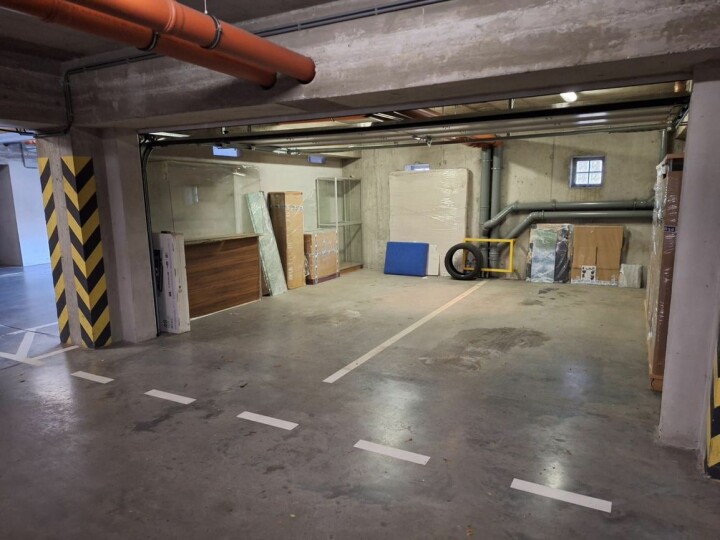 Na predaj - dvojgaráž 6x7 m v Bratislave, ul. Tupého