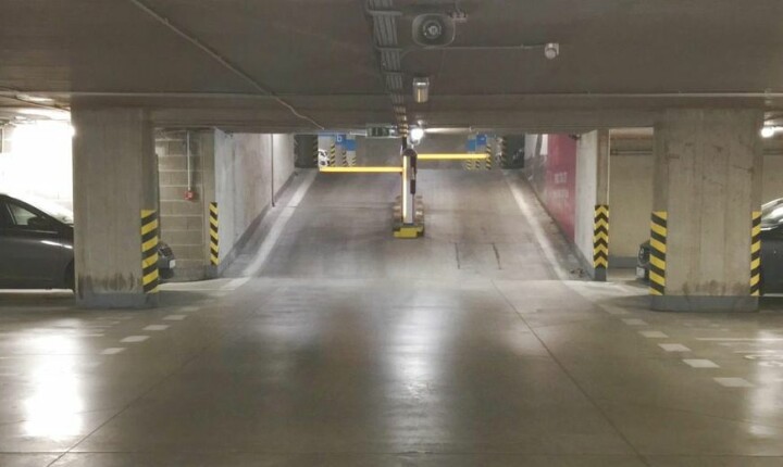 Parkovacie miesto na prenájom v OC RETRO, Nevädzová ulica, Ružinov