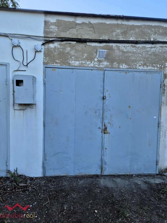 Predaj garáže s montážnou jamou a elektrinou v Komárne