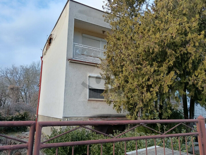 Na predaj garáž na ulici Selyeho v Komárne