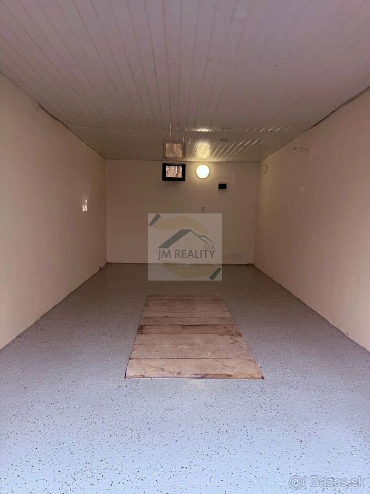 Predaj garáže s 380 V, montážnou jamou a zateplením