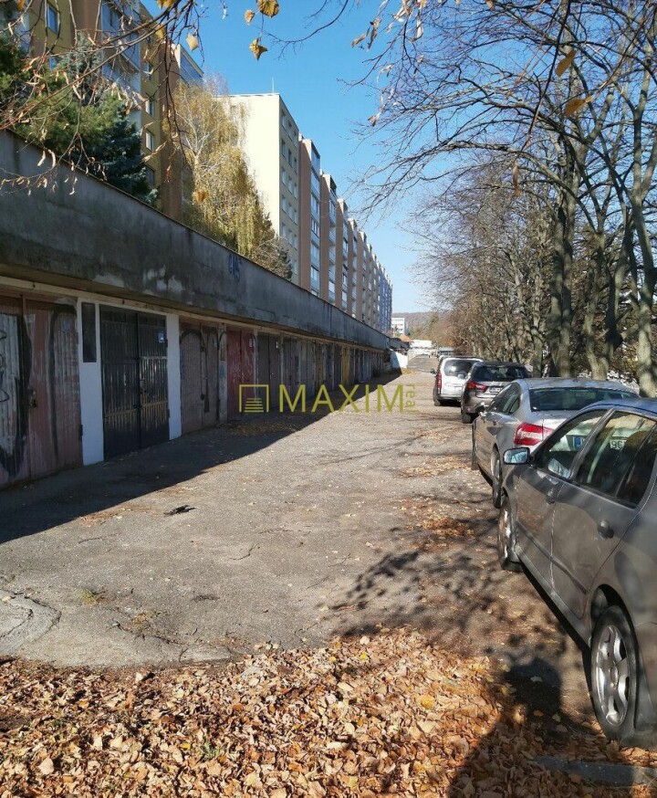 Predaj garáže v Karlovej Vsi s kompletnou rekonštrukciou