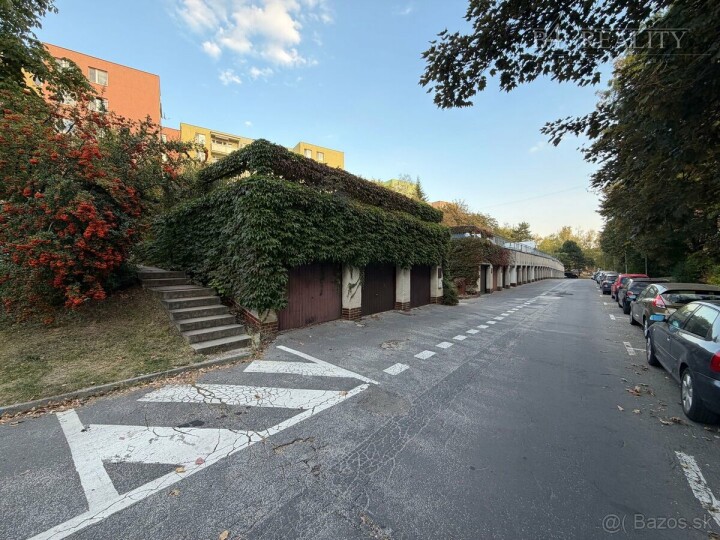 Predaj garáže 20 m2 na ul. L. Novomeského, Trenčín - Juh I