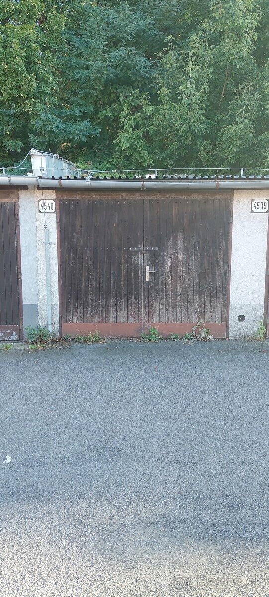 Garáž na prenájom v Lučenci pod cintorínom