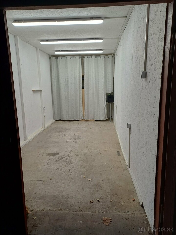 Predaj samostatnej garáže na Dudvážskej ulici v Bratislave - Vrakuňa