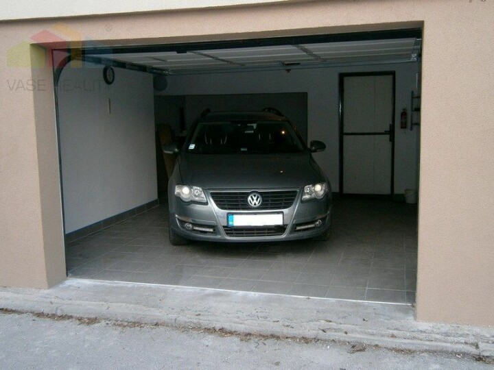 Prenájom priestrannej garáže 32m2 na Vodárenskej ulici, Piešťany